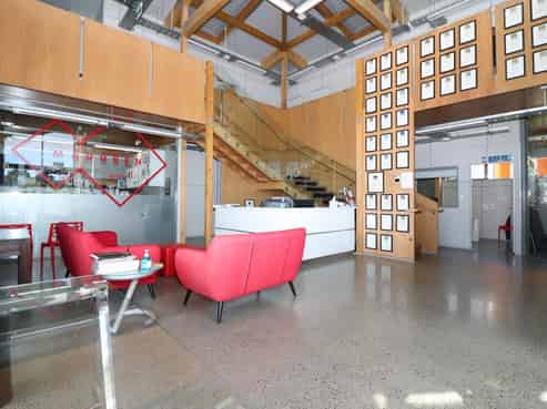 Office & yard Central Kumeu