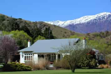 Queenstown’s Willowbrook Country Apartments 4 Sale