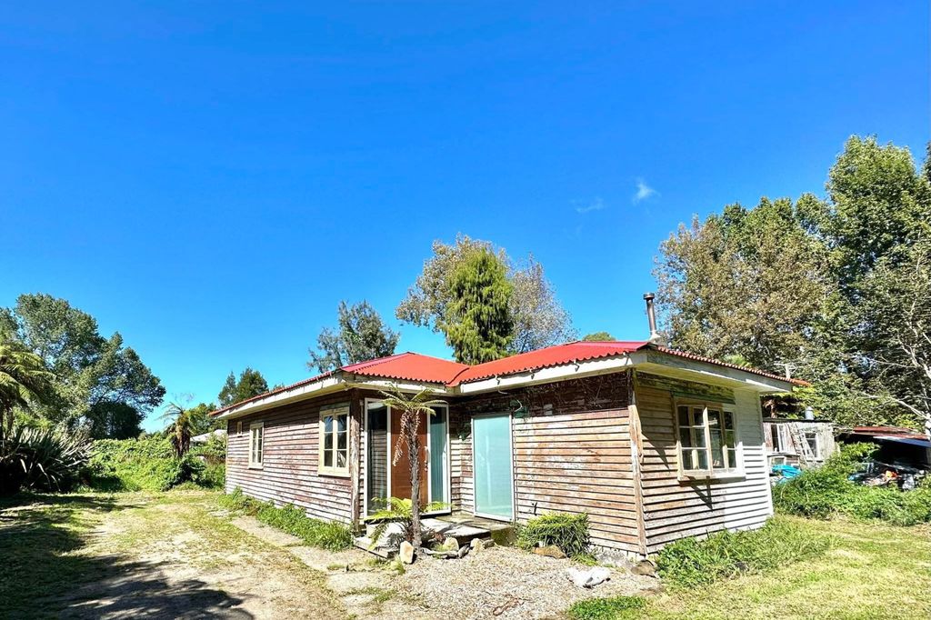 Property value 17 Tongaporutu Road, Ohura realestate.co.nz