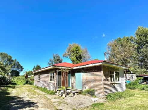 17 Tongaporutu Road, Ohura