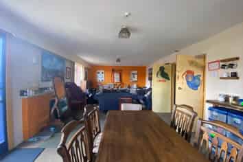 'ANNIE'S NIRVANA BACKPACKERS'