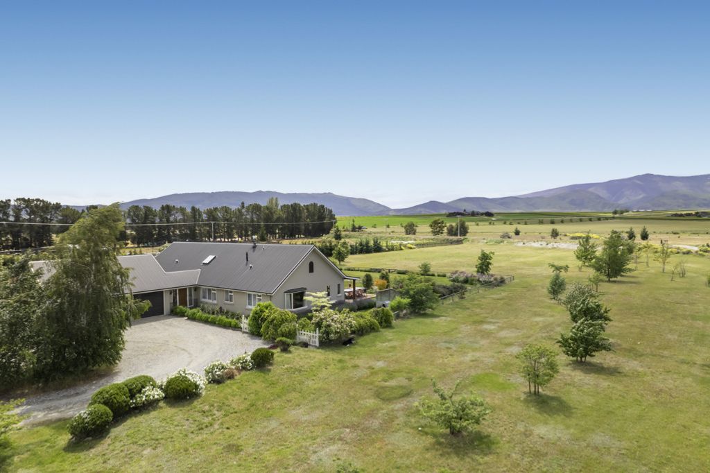 Sold 448 Letts Gully Road, Alexandra realestate.co.nz