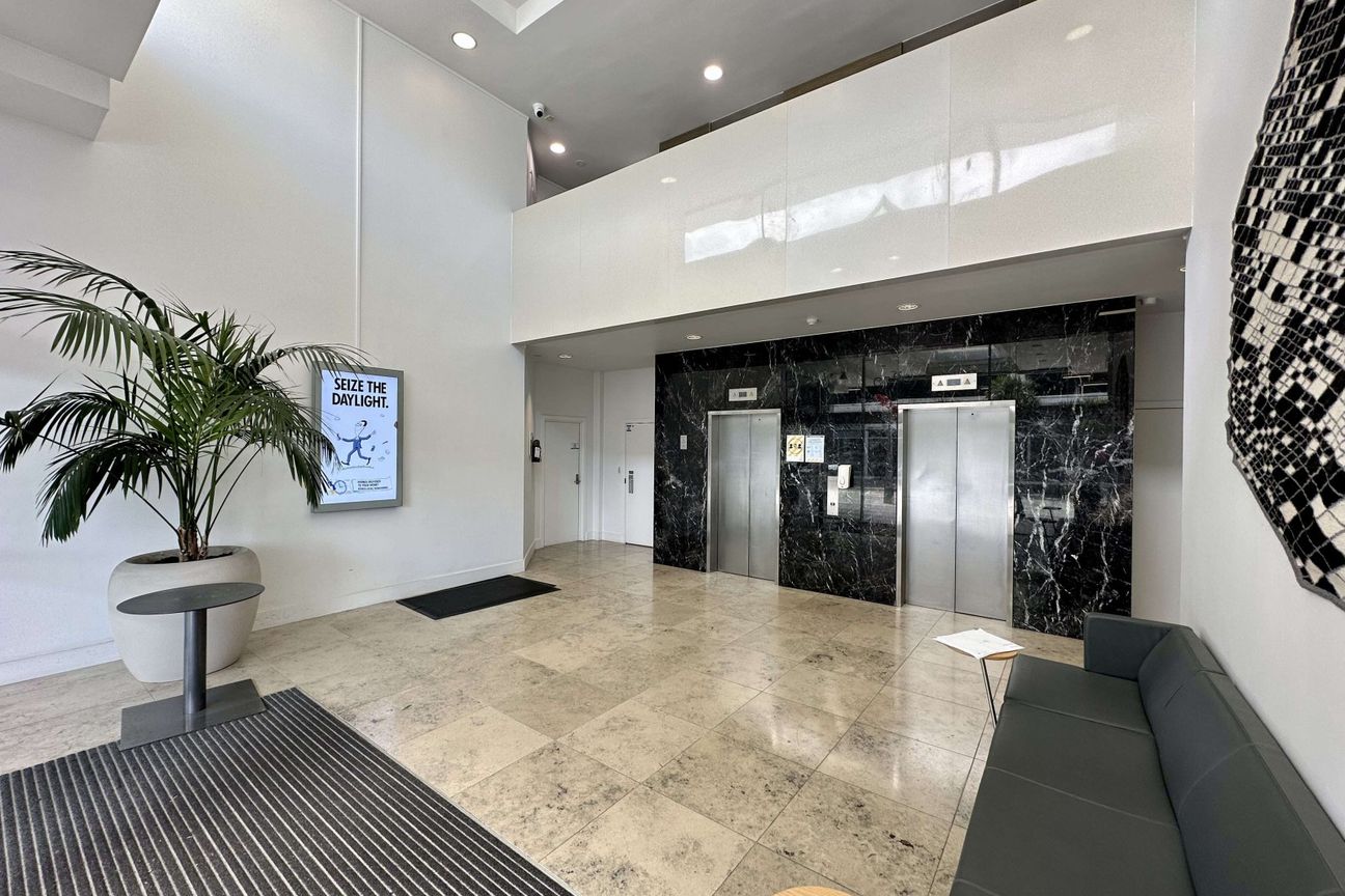 Top floor with Teed Street address - Vista 2