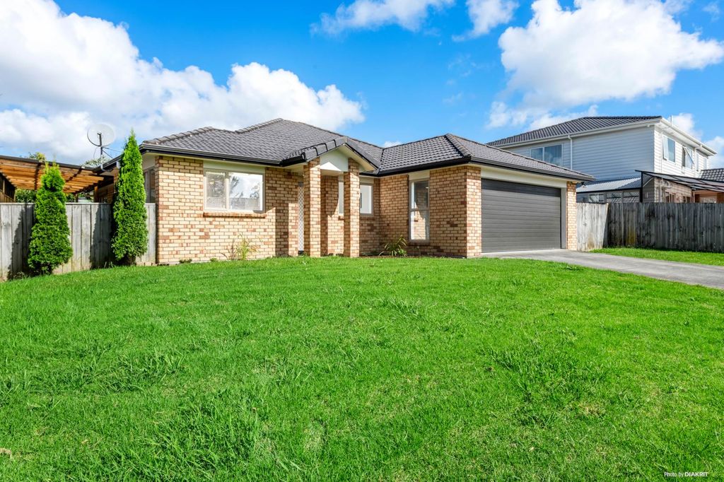 Sold 49 Tiriwa Drive, Massey realestate.co.nz