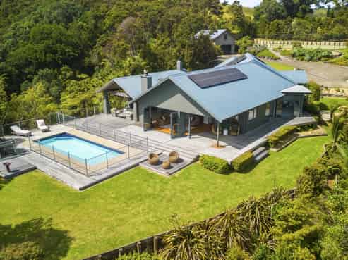 15A Te Papa Road, Kawakawa Bay