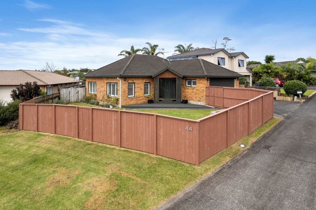 Sold 44 Ruze Vida Drive, Massey realestate.co.nz