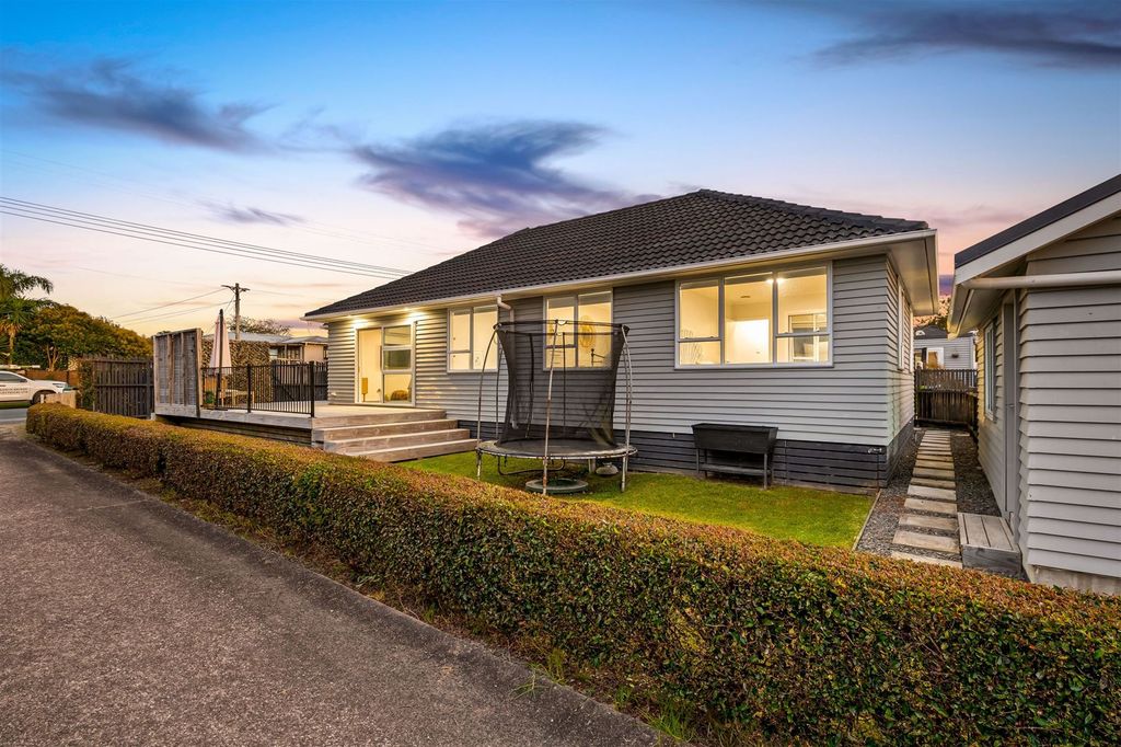 Property value 16 Tapu Road, Huapai realestate.co.nz