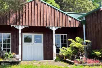 RETAIL/WORKSHOP OPPORTUNITY - CLEVEDON
