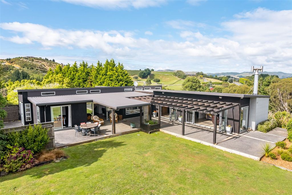 Sold 328 Flightys Road, Pauatahanui realestate.co.nz