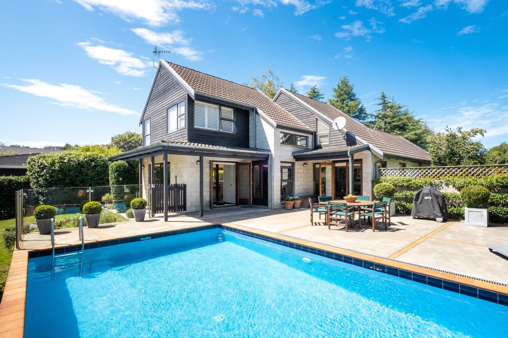 Sold 44 Iona Road, Havelock North realestate.co.nz