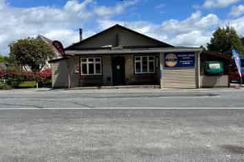 The Nelson Creek Hotel A True West Coast Icon 