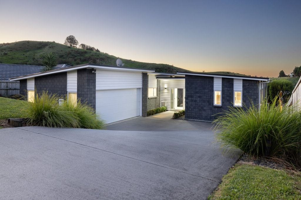 Property value 130 Ballintoy Park Drive, Bay realestate.co.nz