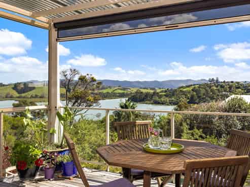 5 Kanuka Road, Sandspit