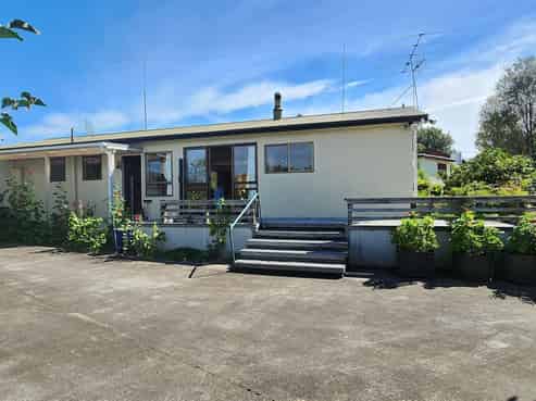 33 Higginson Street, Otane