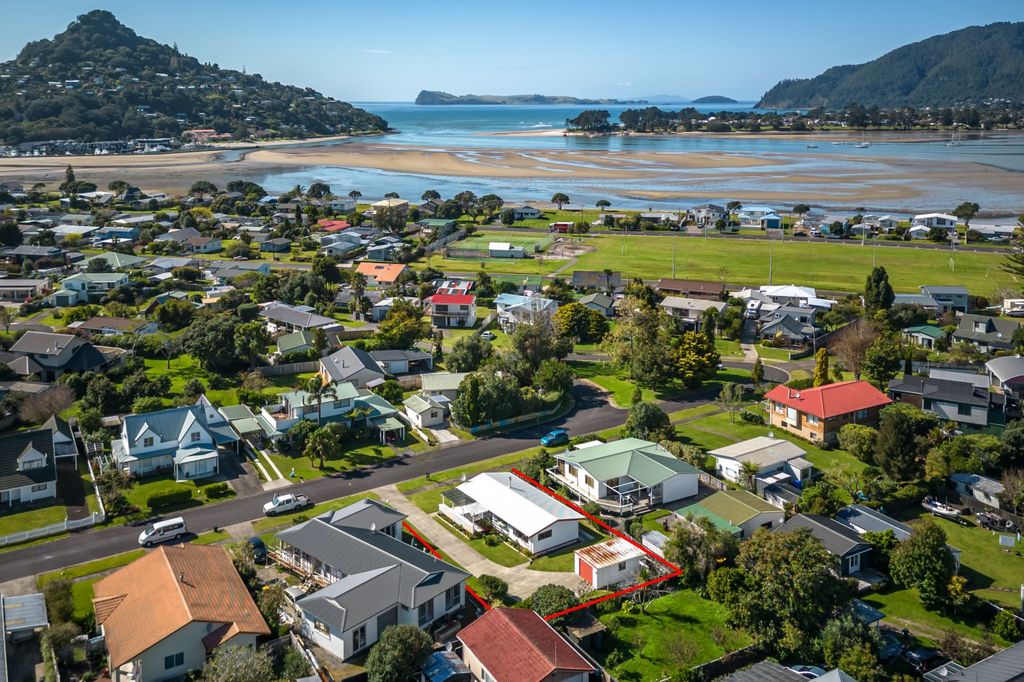 Sold 11 Kauri Place, Tairua realestate.co.nz