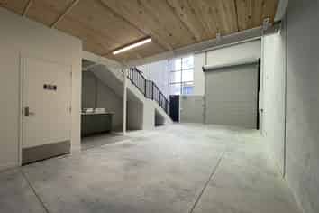 Hotspot retails and storage in Westgate