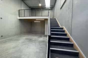 Hotspot retails and storage in Westgate