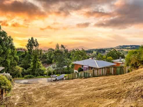 27 Winifred Street, Concord