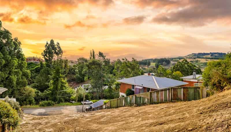 27 Winifred Street, Concord