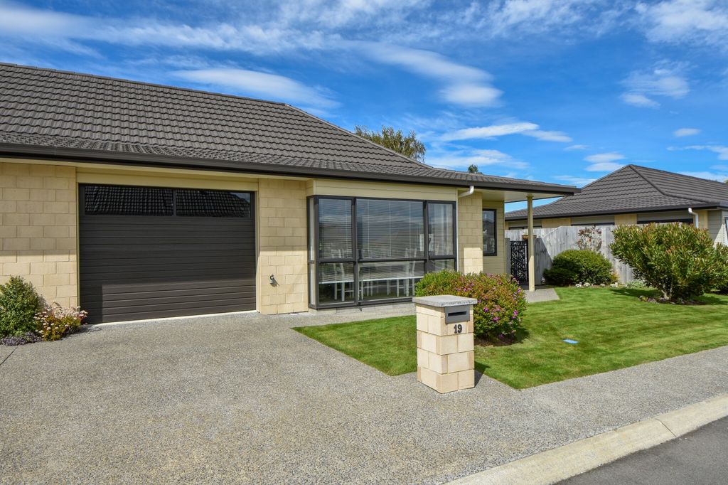 Property value 19 Ashmore Park Road, Carterton realestate.co.nz