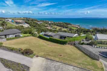 7 Sunset Heights, Coopers Beach