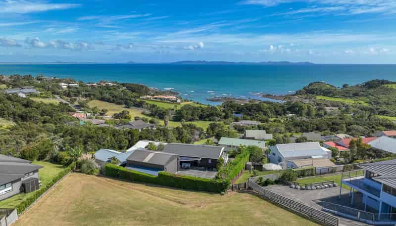 7 Sunset Heights, Coopers Beach