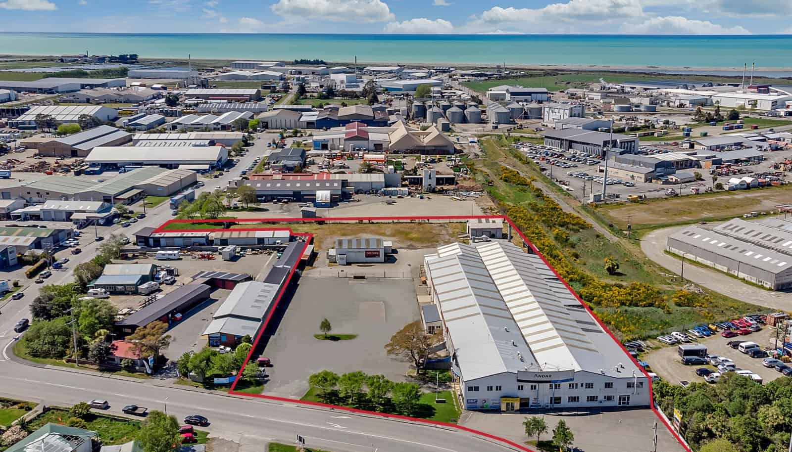 For sale 39 Seadown Road and 38 Treneglos Street, Washdyke realestate.co.nz