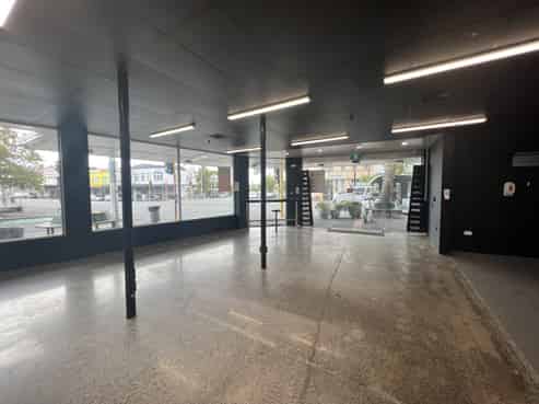 Prime Retail Site with Maximum Exposure