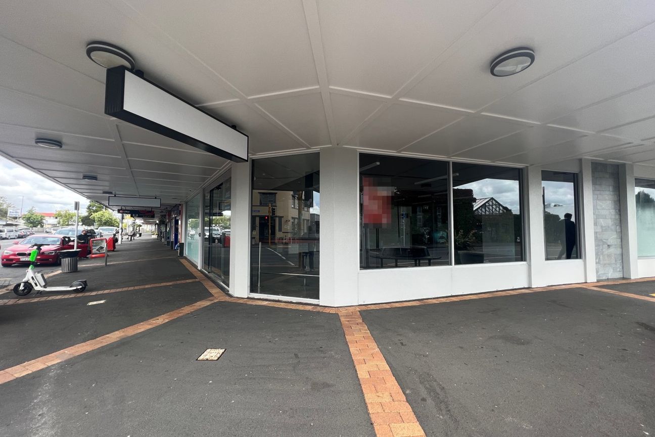Prime Retail Site with Maximum Exposure – pohled 3