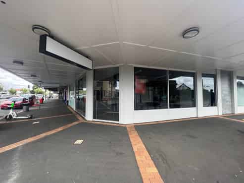 Prime Retail Site with Maximum Exposure
