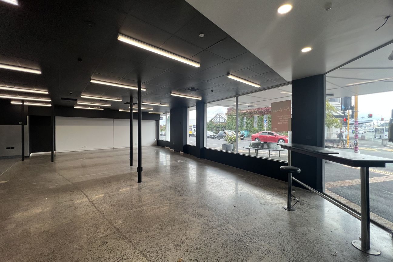 Prime Retail Site with Maximum Exposure – pohled 4