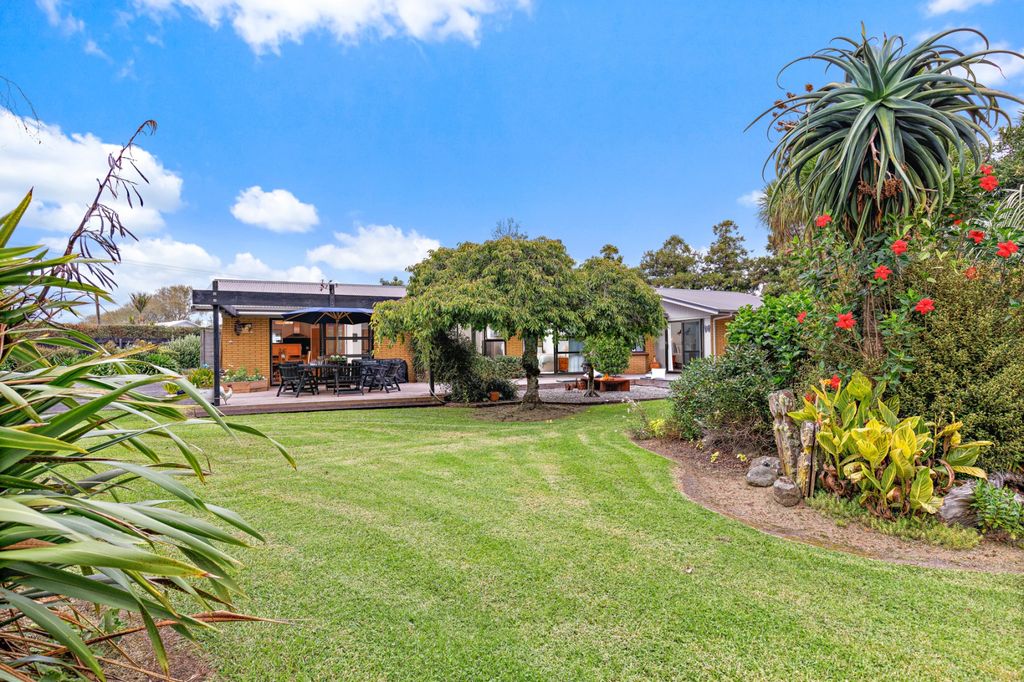 Sold 79 Omaha Flats Road, Tawharanui Peninsula realestate.co.nz