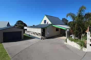 107 Rimu Place, Matarangi