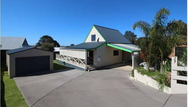 107 Rimu Place, Matarangi