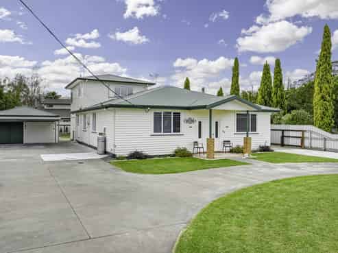 909 Harding Road, Camberley