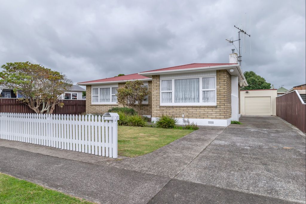 Property value 6 Grey Street, Levin realestate.co.nz