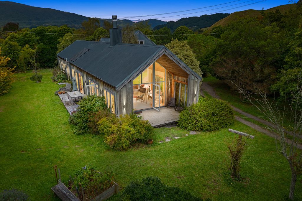 Property value 557 Otaki Road, Otaki realestate.co.nz