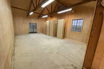 Retail/Office/Yard with Great Exposure