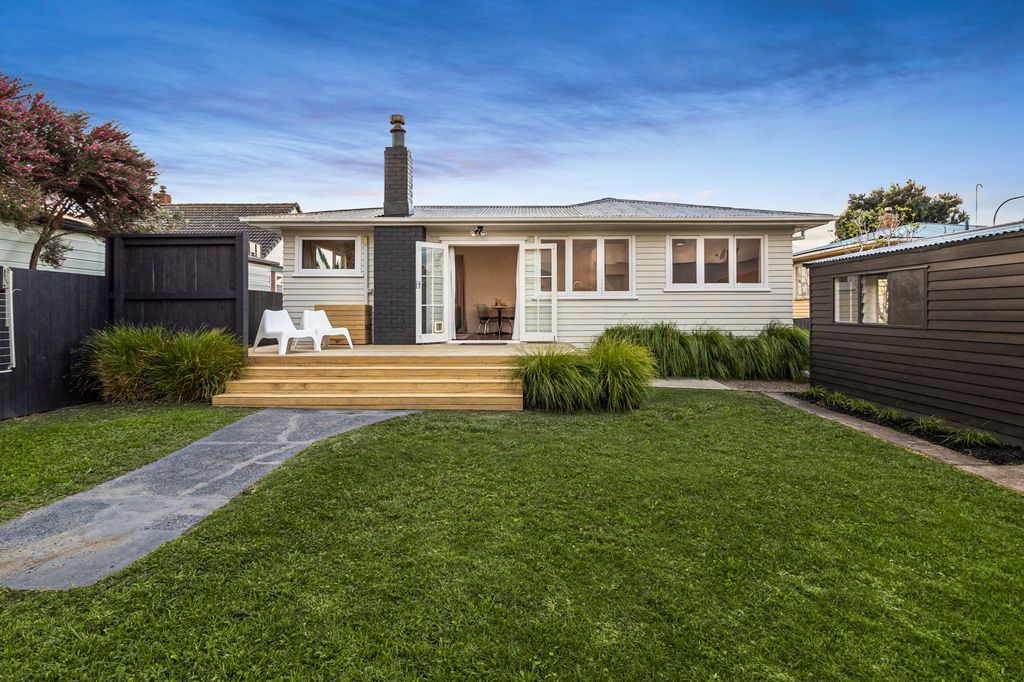 Property value 70 Point Chevalier Road, Point Chevalier realestate