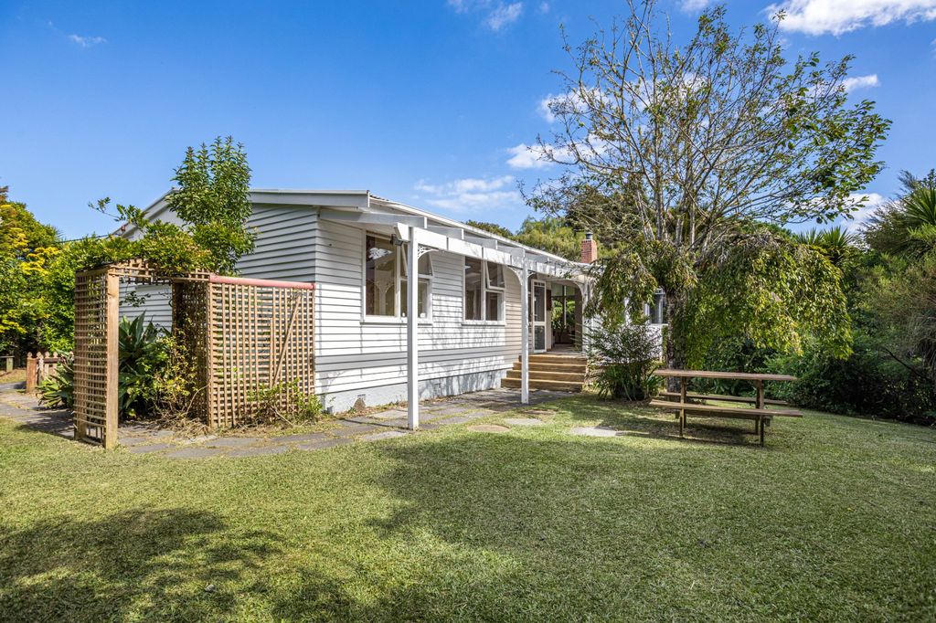 Property value 224 Glengarry Road, Glen Eden realestate.co.nz