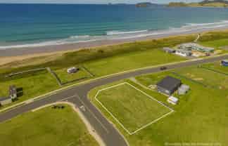 81 Skippers Road, Opito Bay