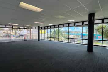GOOD OPPORTUNITY TO PURCHASE A VACANT RETAIL P...