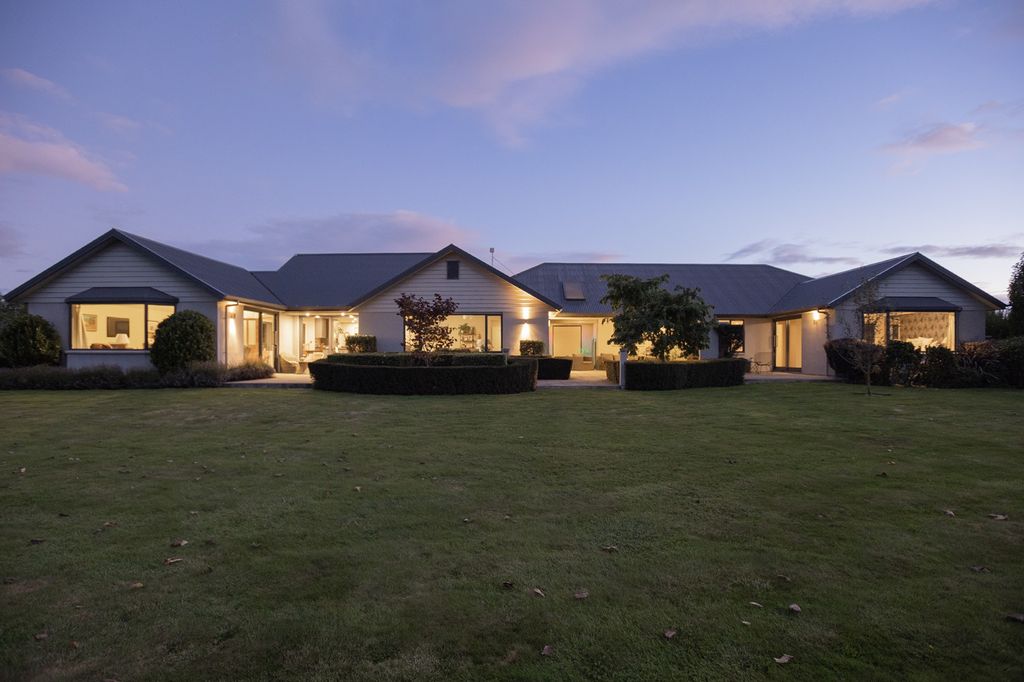 Property value 345 Thomsons Crossing Road East, Winton Surrounds