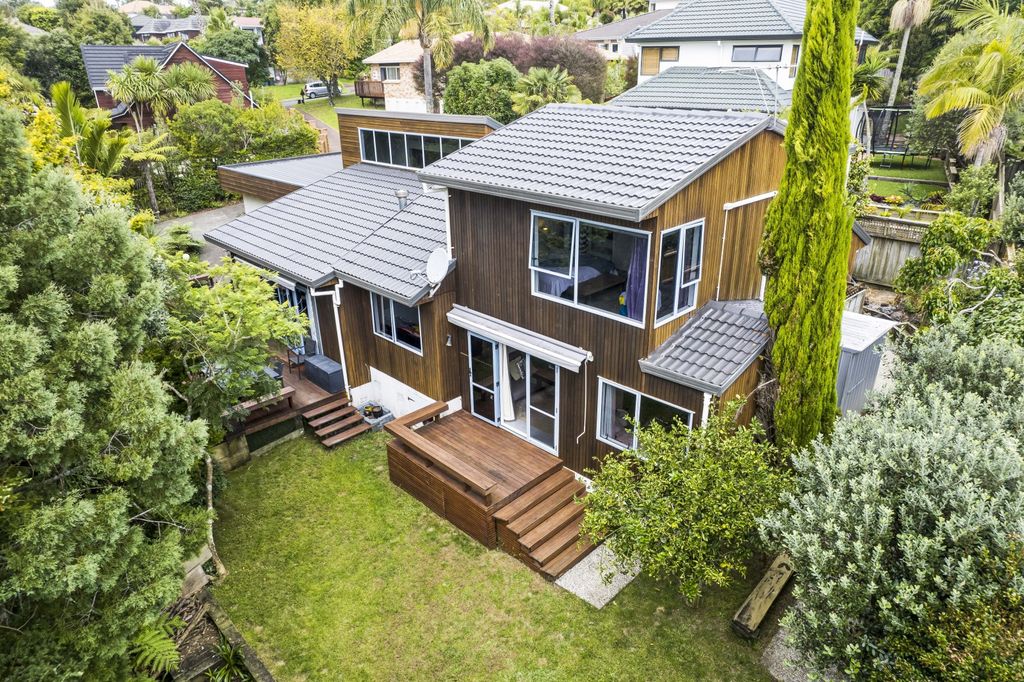 Sold 10 Saint Lucia Place, Unsworth Heights realestate.co.nz