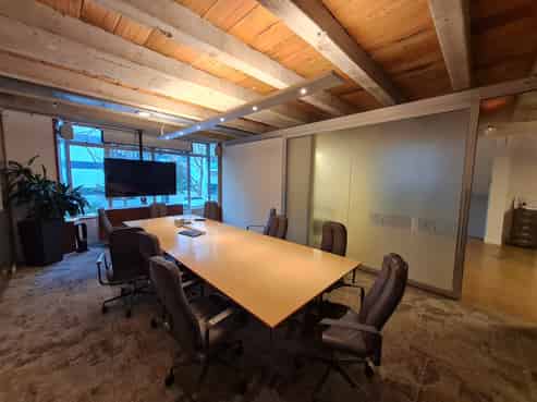 Unique standalone office on Vincent St