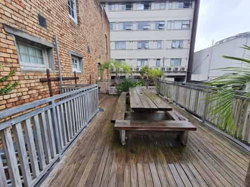 Unique standalone office on Vincent St