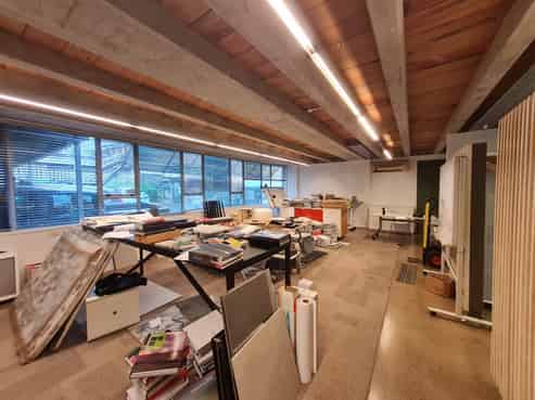 Unique standalone office on Vincent St