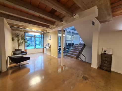 Unique standalone office on Vincent St