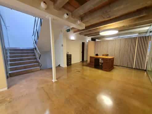 Unique standalone office on Vincent St