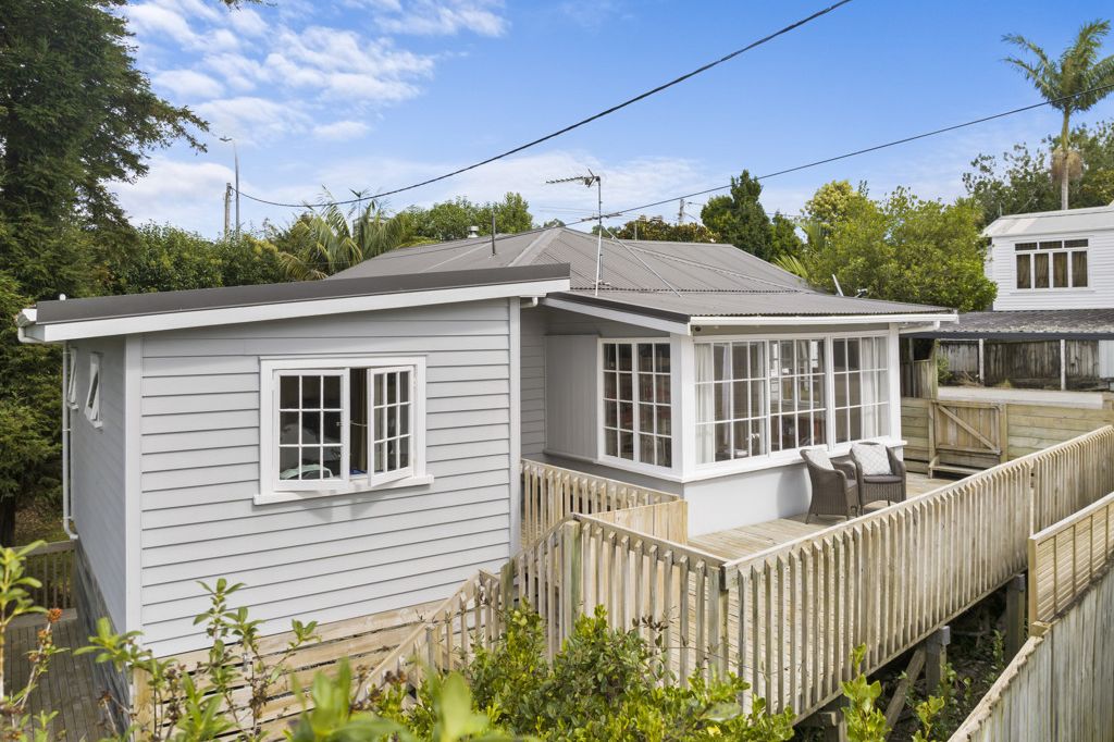 Sold 735 Swanson Road, Swanson realestate.co.nz